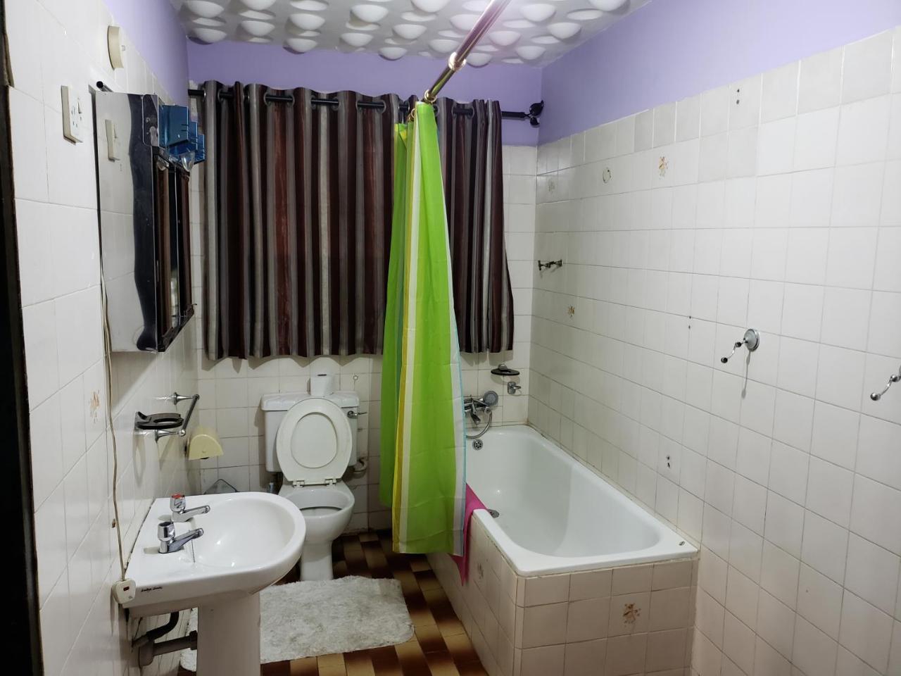 Global Summer Hotel Accra Bagian luar foto