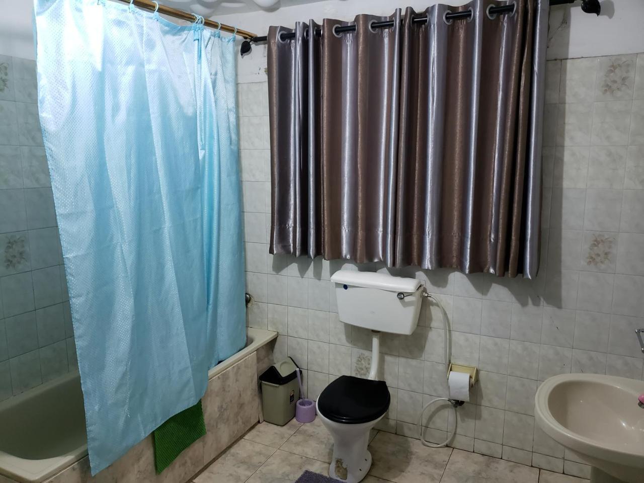 Global Summer Hotel Accra Bagian luar foto