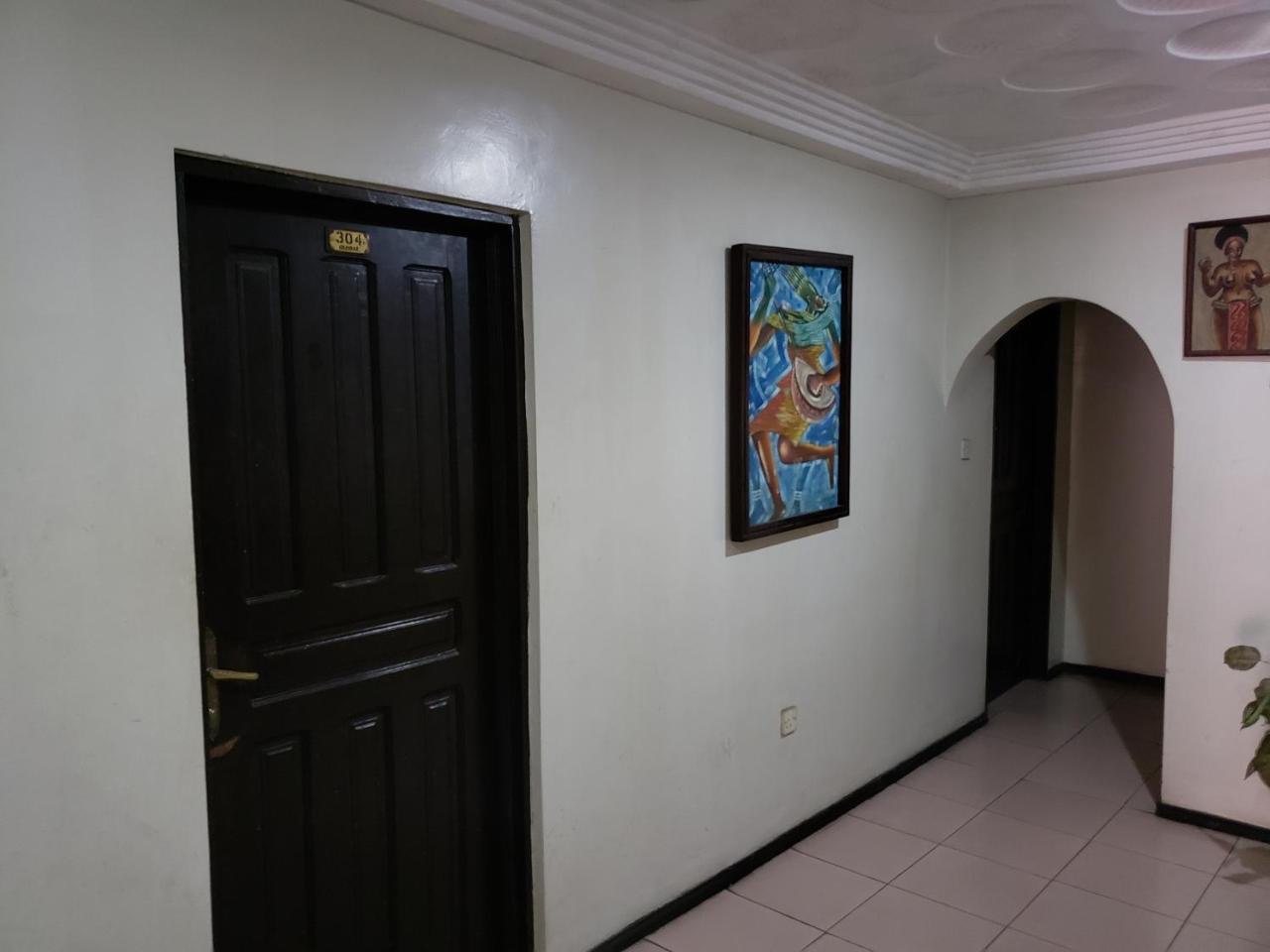 Global Summer Hotel Accra Bagian luar foto