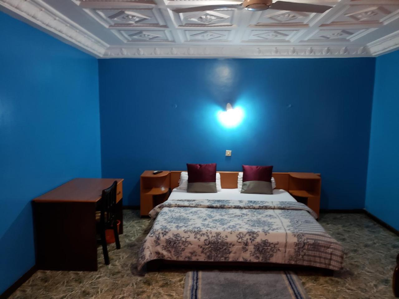 Global Summer Hotel Accra Bagian luar foto